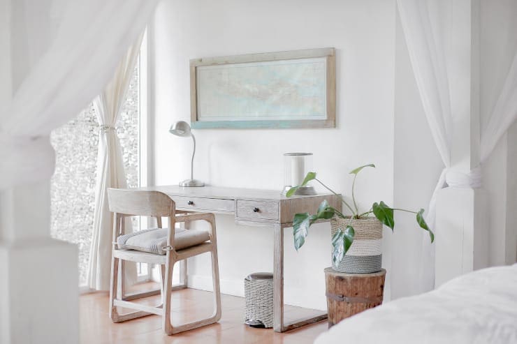White room or space