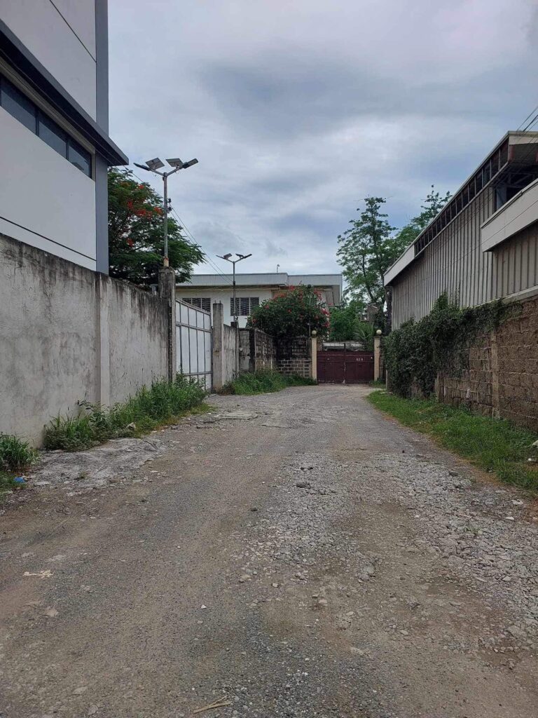 Commercial Lot for Sale with Existing Structure in AS Fortuna Street 8
