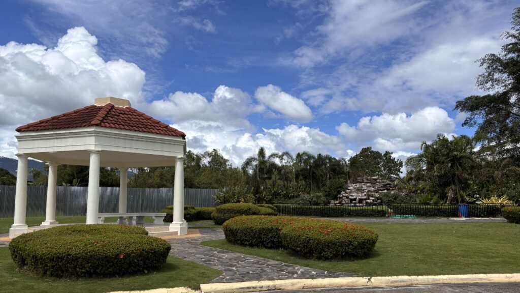angelicum-pond