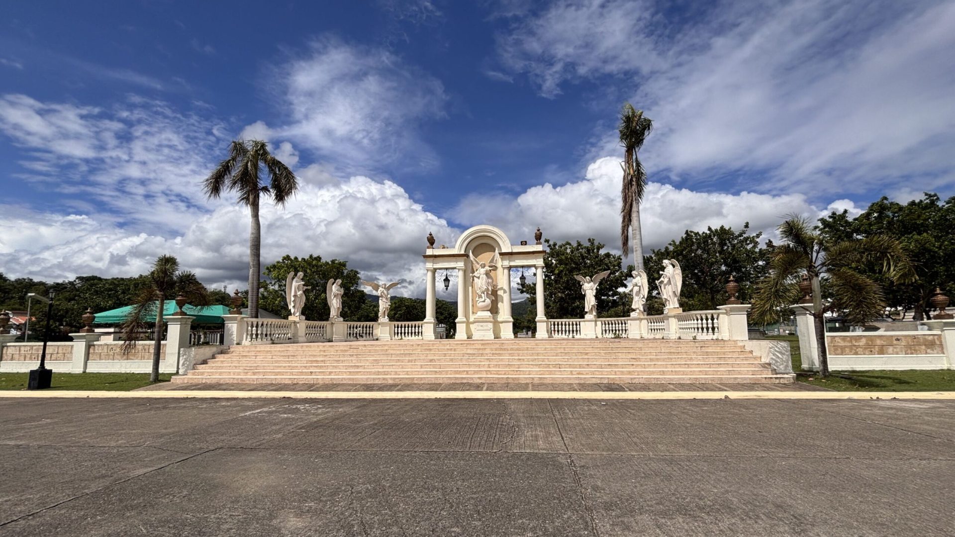 angelicum - memorial park - garden of angles, Cebu